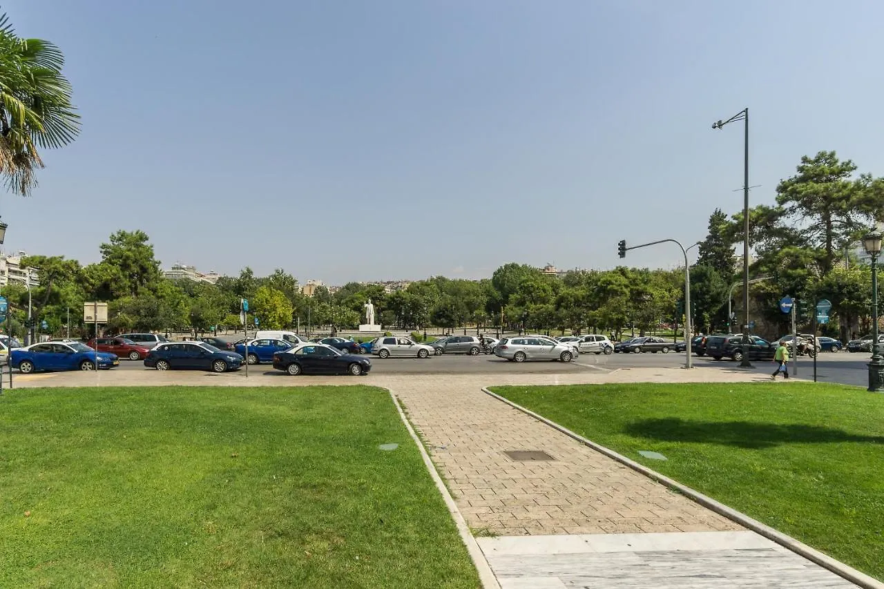C.4 Red Rose #Colony_Central_Apartment Салоники 0*,